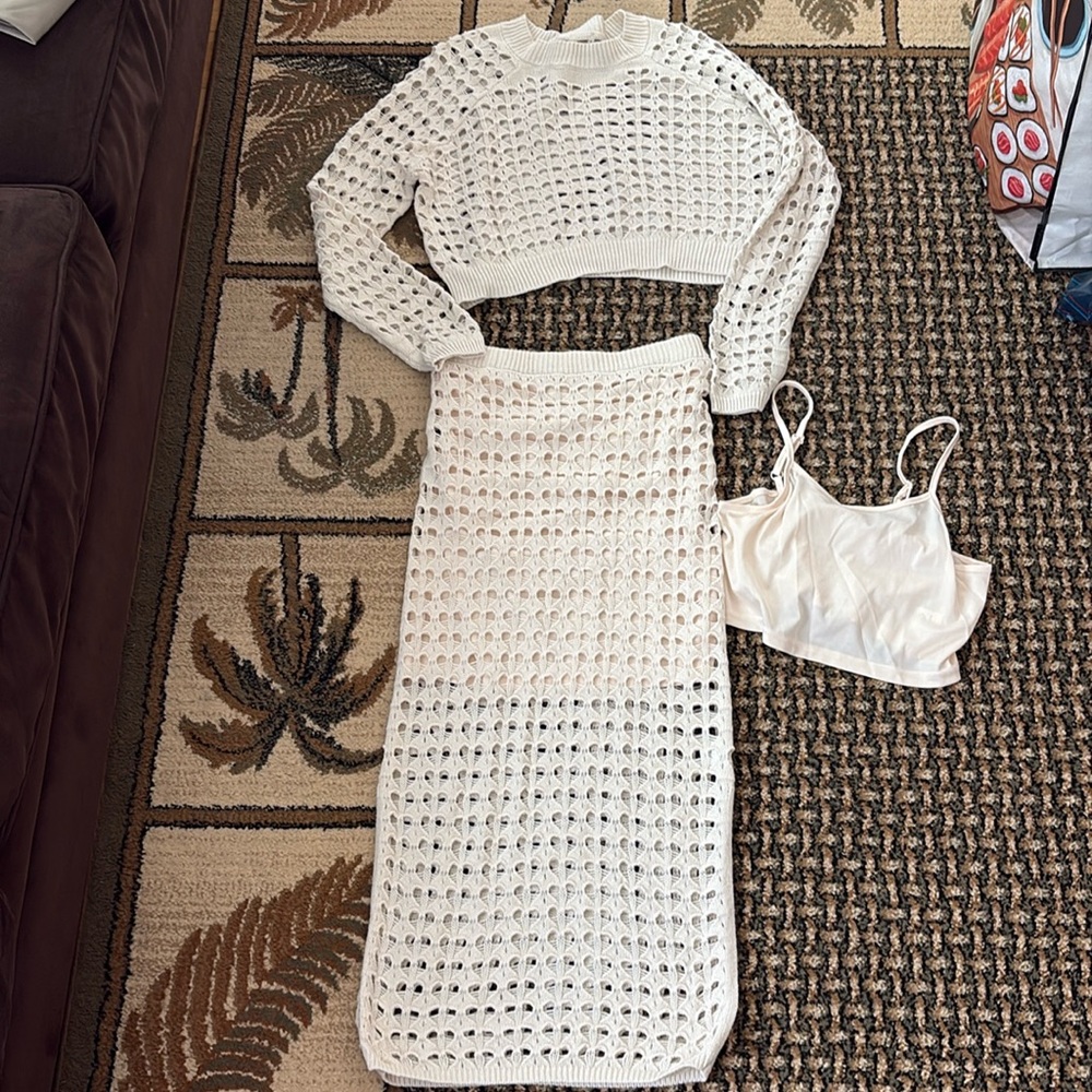 2 Piece Set - Picture 3 of 9